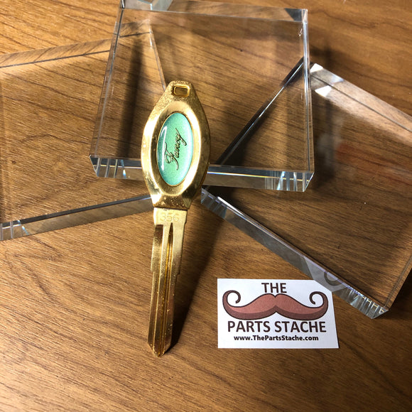 M356 Royal Clover Fancy Key (Green/Gold)