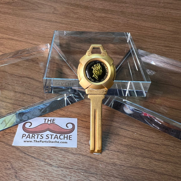 Royal Clover Duetto Queen Volvo High Security Key (Gold) – The Parts Stache
