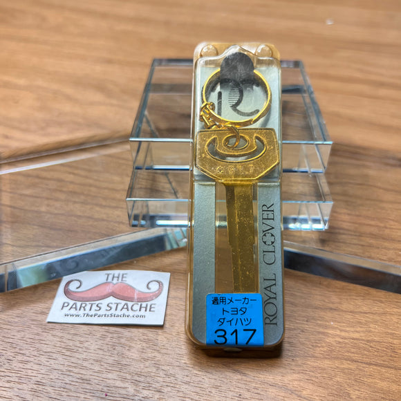 M317 Royal Clover Special Toyota Key (Gold)