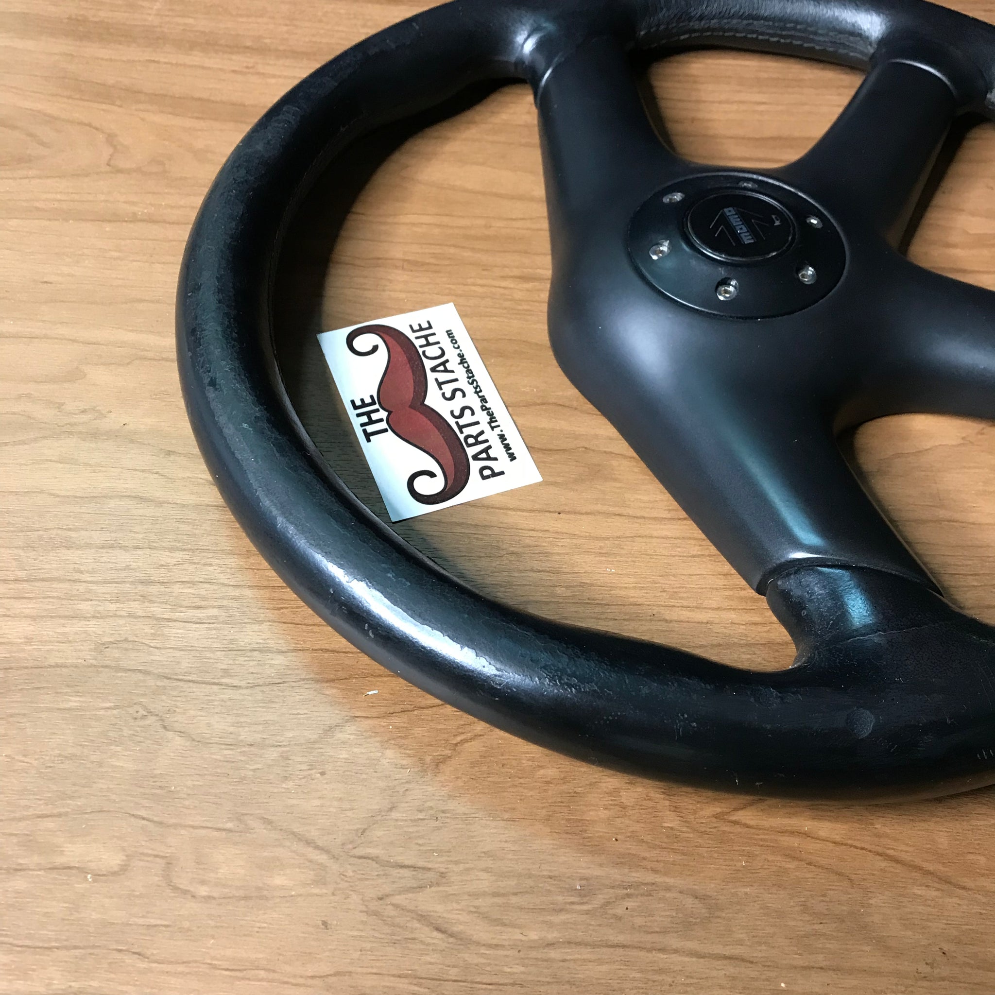 momoです。 MOMO M-64 Steering MOD.78 35 Pie RED/Suede : Amazon.sg