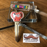 M347 Royal Clover Peanuts Snoopy Red Clip-On Key (Gold)